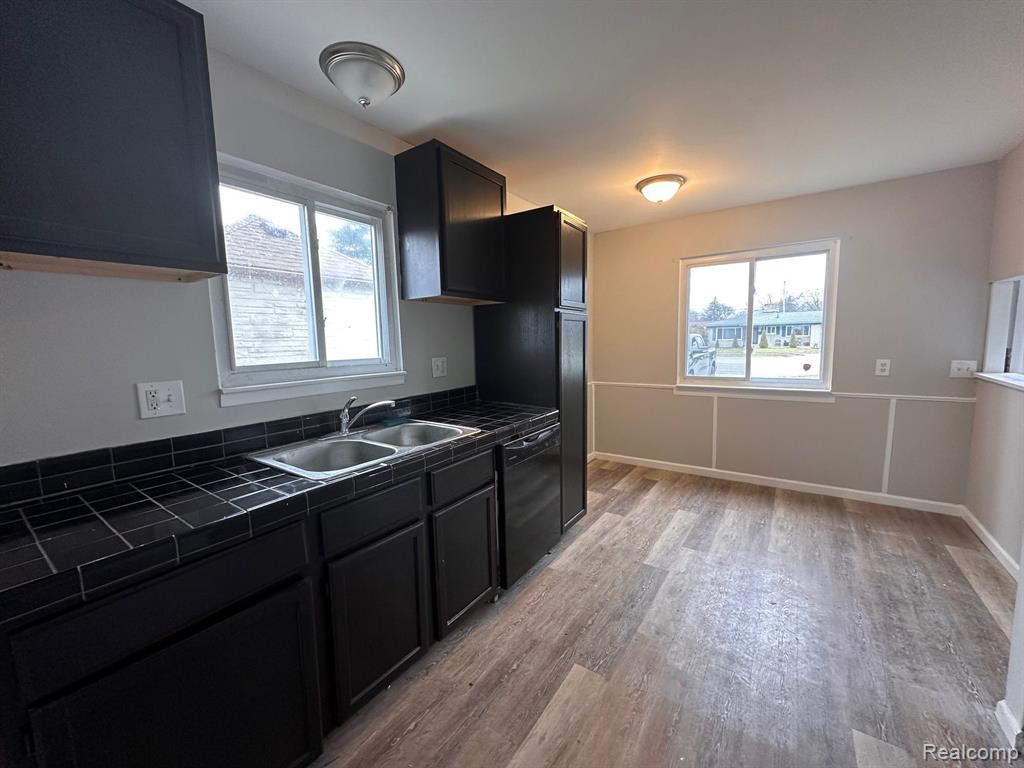 19054 East 13 Mile Road Roseville, MI 48066 - Photo 2 of 12