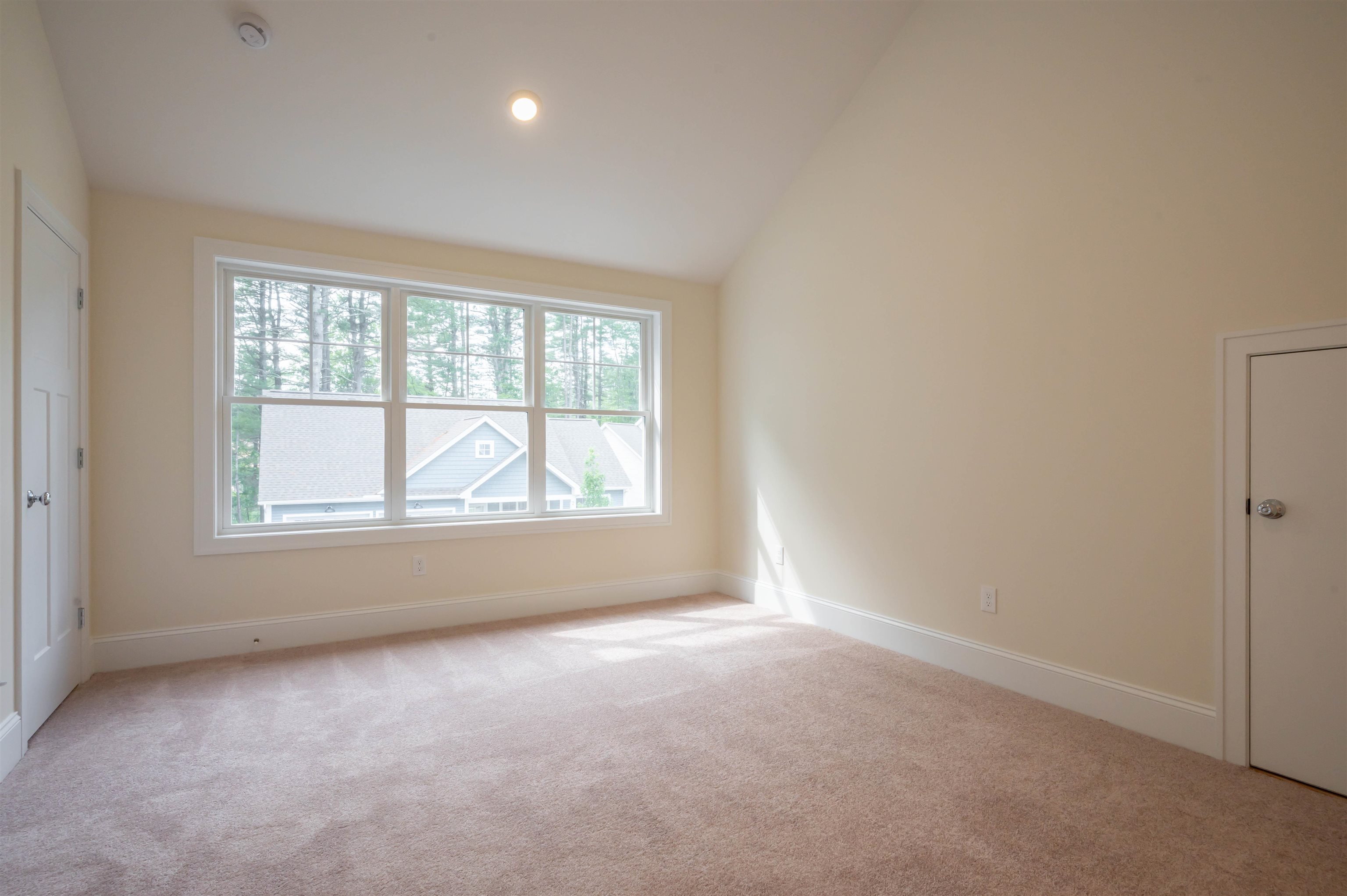 1 Doucet Avenue Nashua, NH 03062 - Photo 8 of 16