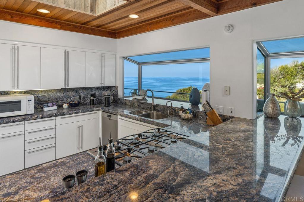 806 4th Street Encinitas, CA 92024 - Photo 13 of 32 Chef's Kitchen