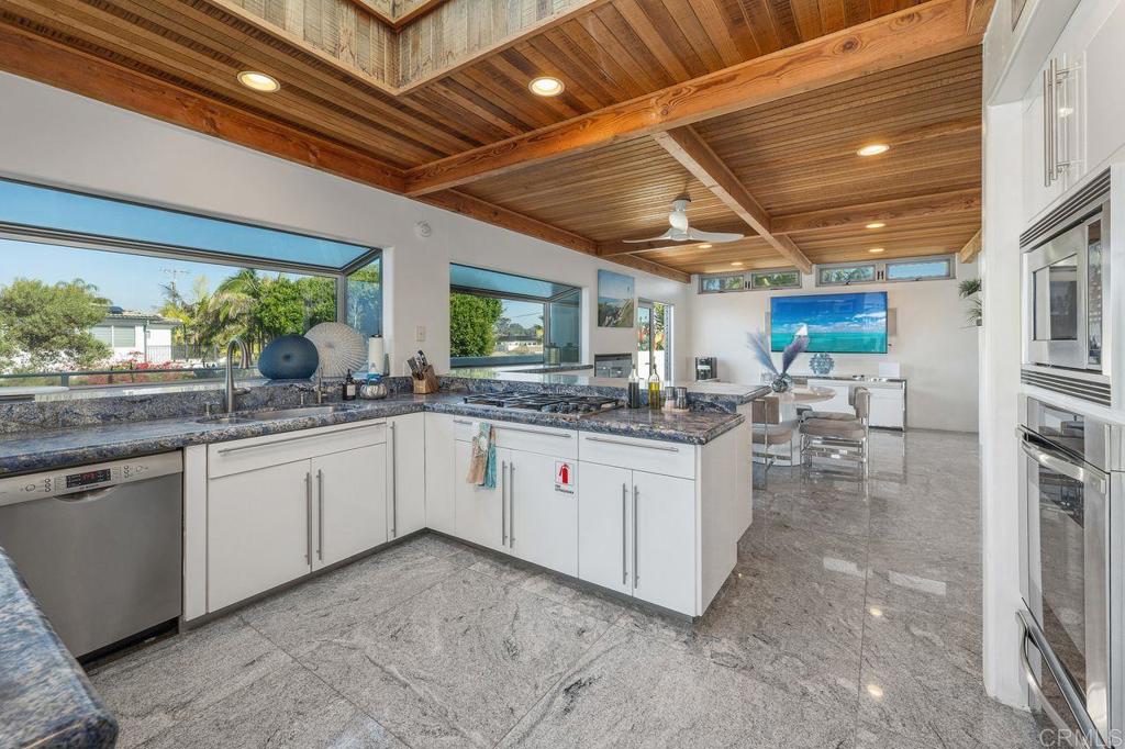 806 4th Street Encinitas, CA 92024 - Photo 14 of 32 Kitchen