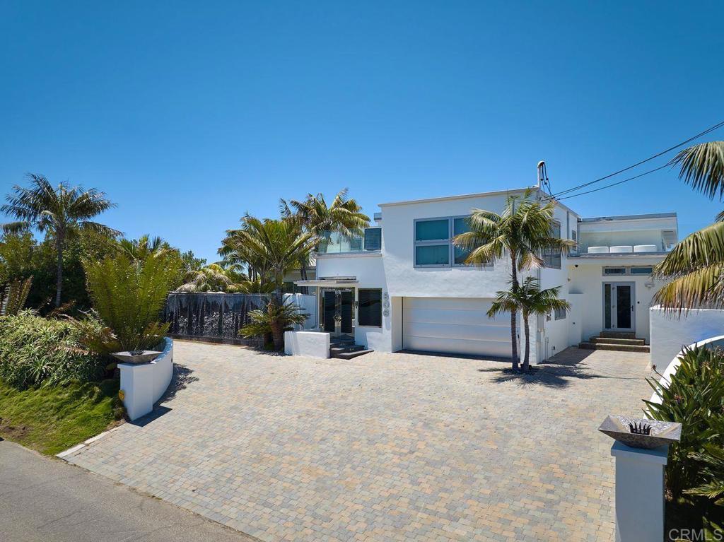 806 4th Street Encinitas, CA 92024 - Photo 27 of 32 Front entrance