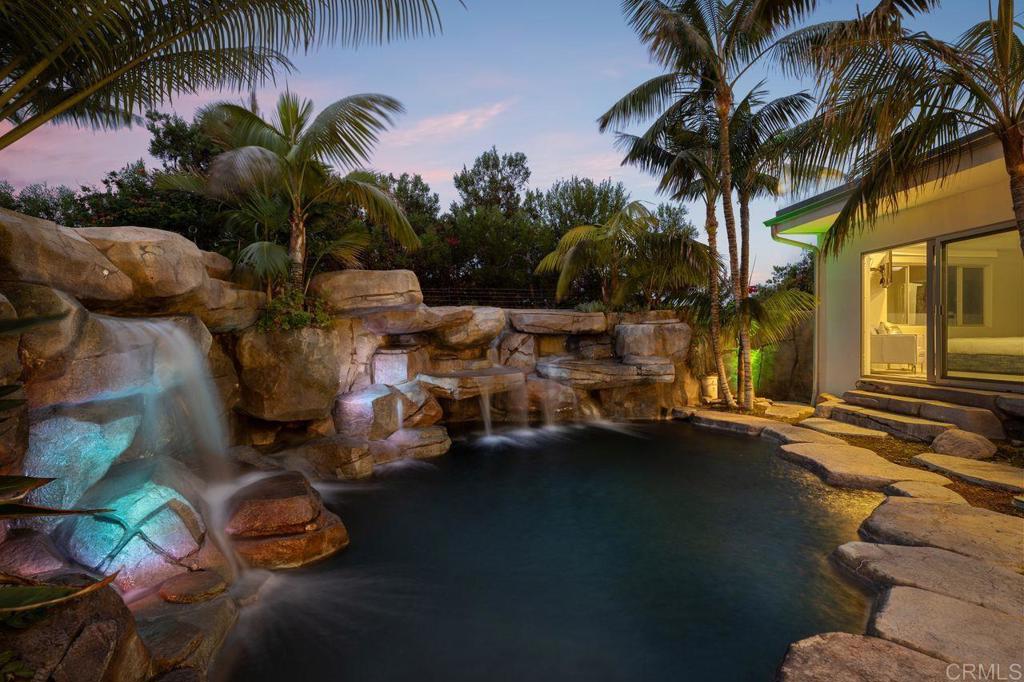 806 4th Street Encinitas, CA 92024 - Photo 31 of 32 Heated pool