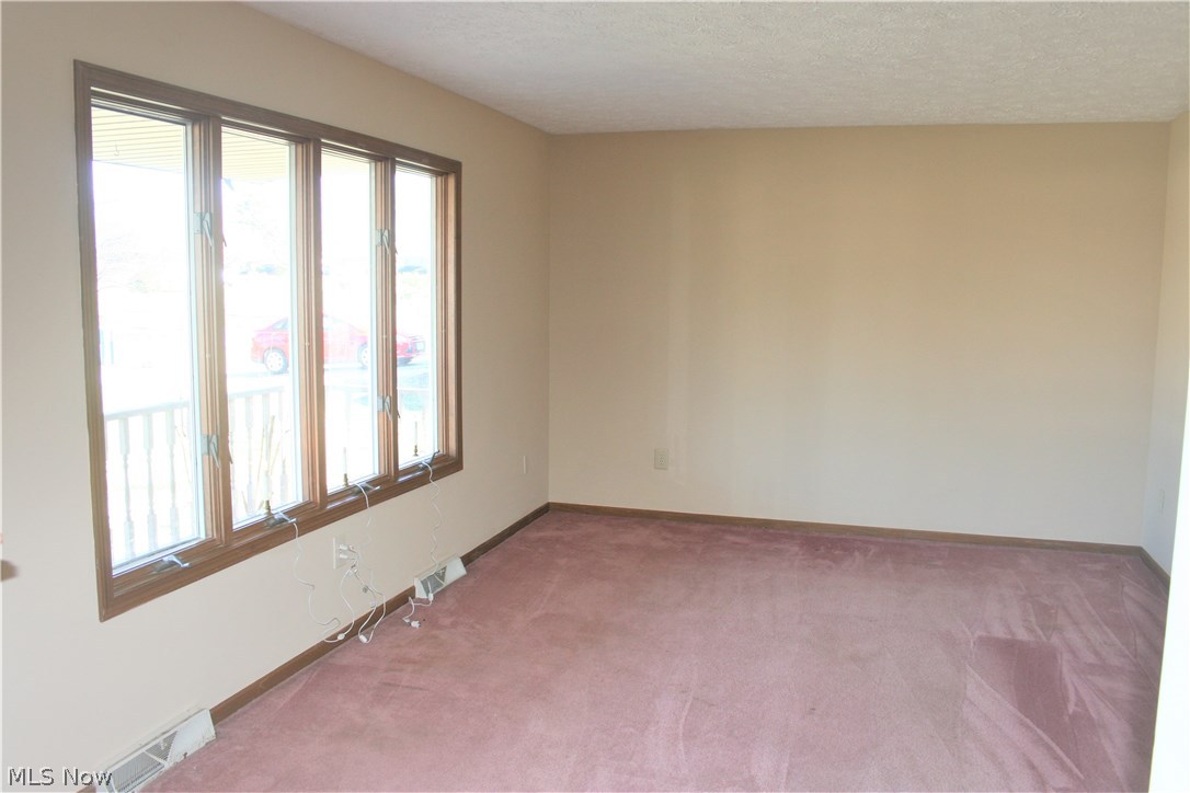 3858 Rolling Ridge Road Northeast Canton, OH 44721 - Photo 3 of 14 Living Room
