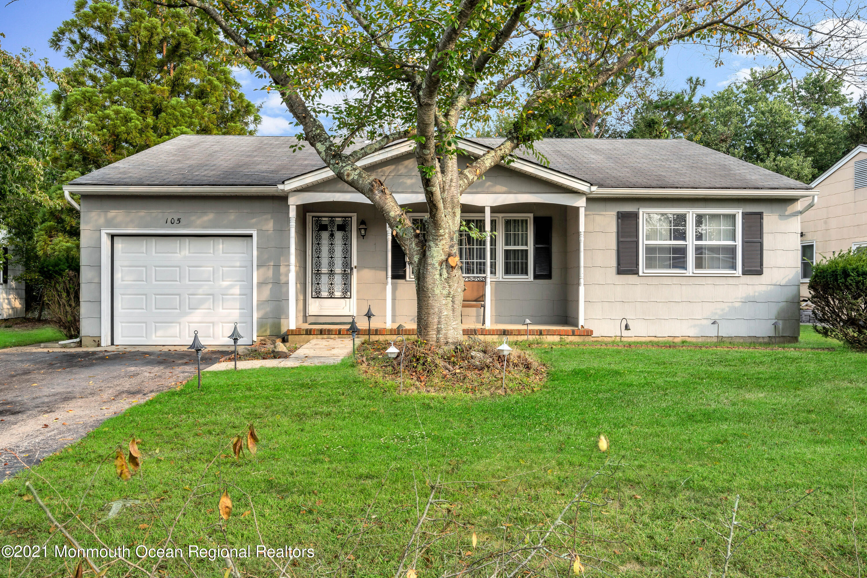 105 Georgetown Road Toms River, NJ 08757 - Photo 3 of 35 front view of a house with a yard