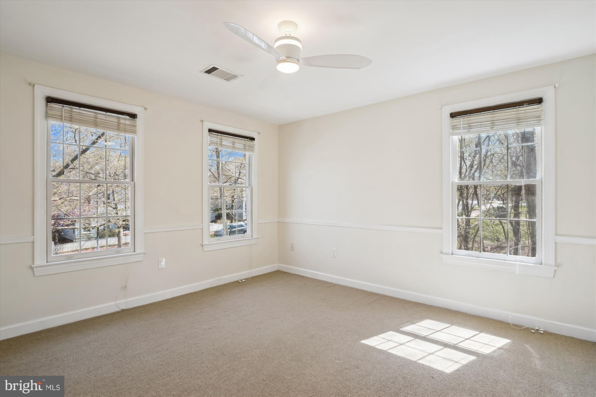 302 Tschiffely Square Road Gaithersburg, MD 20878 - Photo 37 of 77 Spacious sunny second bedroom