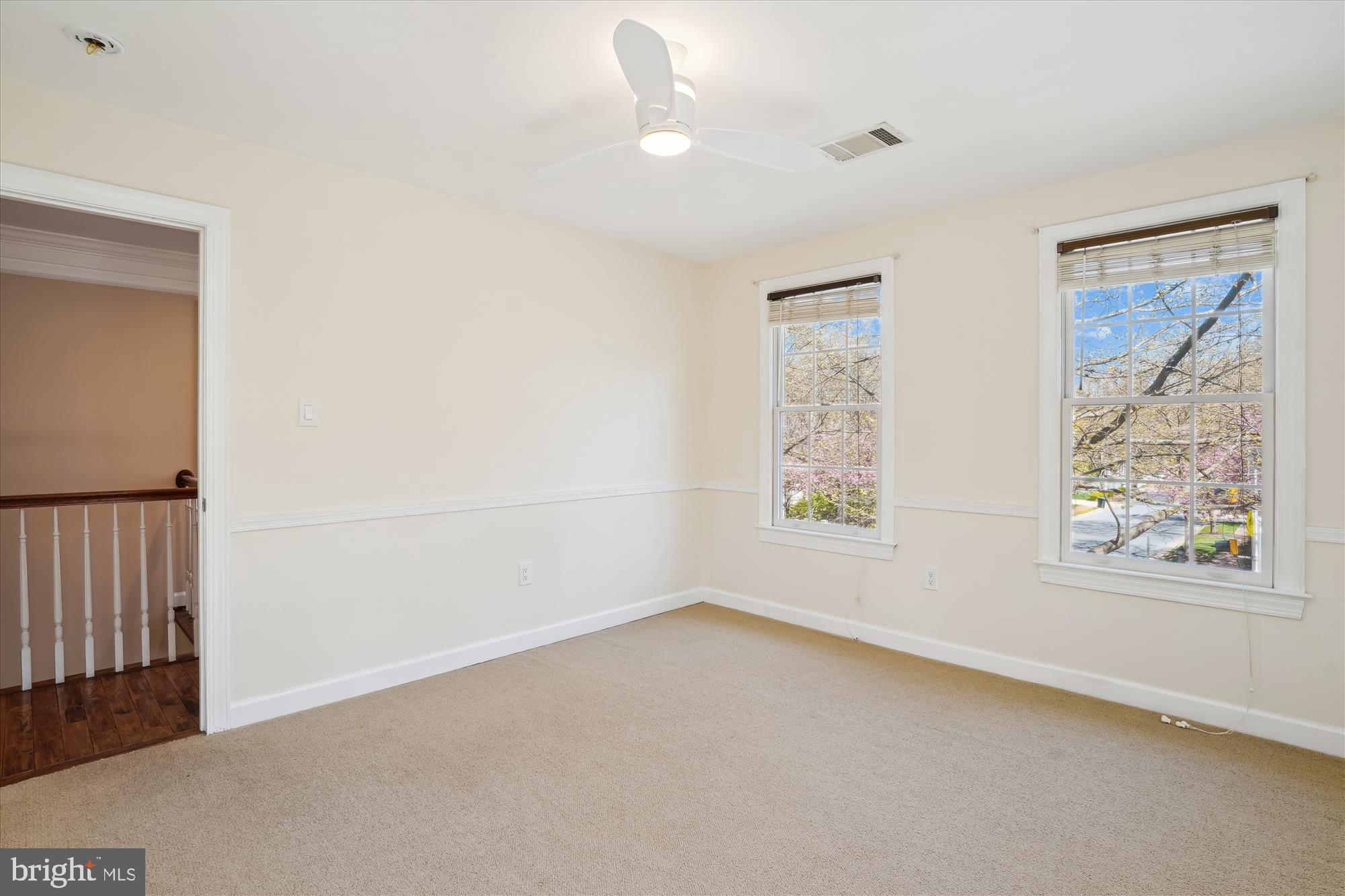 302 Tschiffely Square Road Gaithersburg, MD 20878 - Photo 38 of 77 an empty room with windows