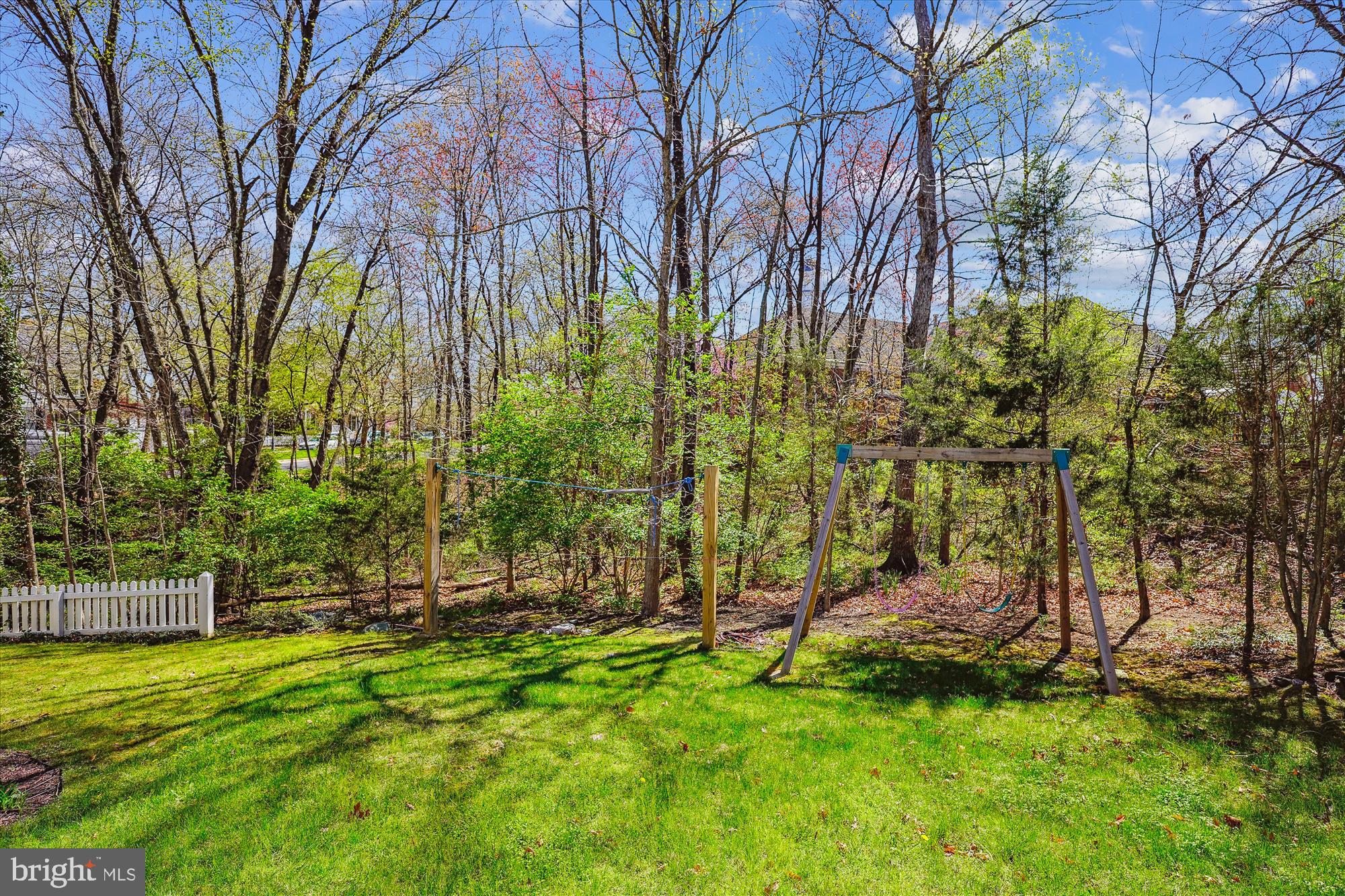 302 Tschiffely Square Road Gaithersburg, MD 20878 - Photo 58 of 77 Expansive backyard
