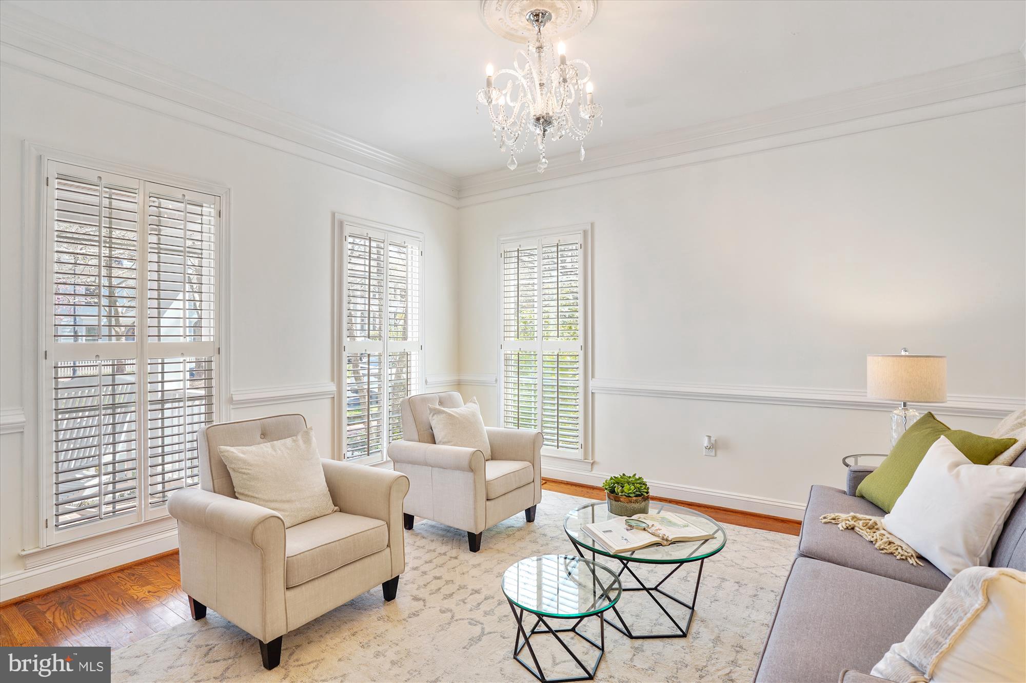 302 Tschiffely Square Road Gaithersburg, MD 20878 - Photo 6 of 77 Light-filled formal living room
