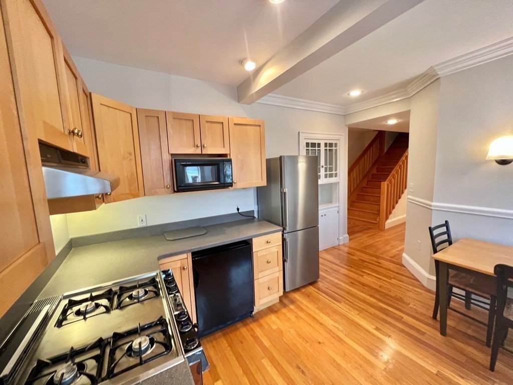 41 Linnaean Street, Unit 36 Cambridge, MA 02138 - Photo 8 of 37