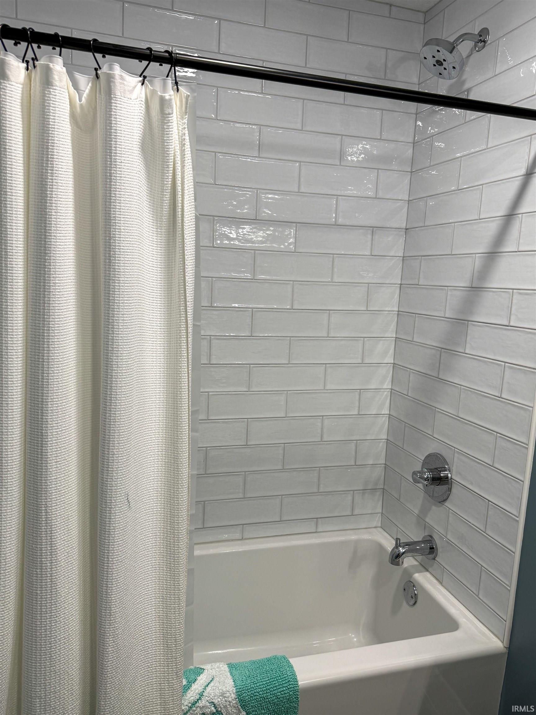 2613 Wolfs Point Drive Rochester, IN 46975 - Photo 32 of 37
