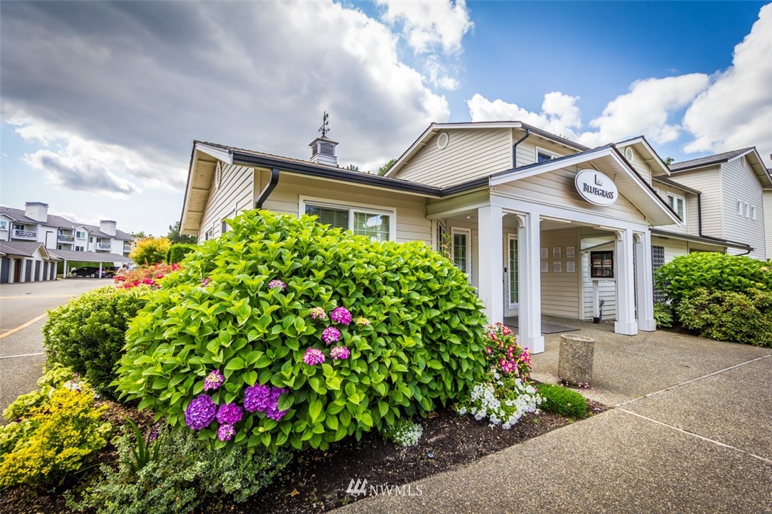 12404 East Gibson Road, Unit L204 Everett, WA 98204 - Photo 1 of 27 Gallery Image 1