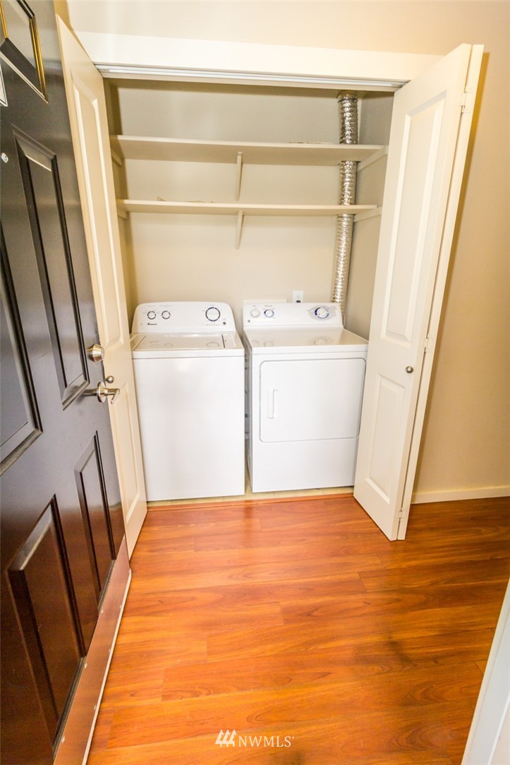 12404 East Gibson Road, Unit L204 Everett, WA 98204 - Photo 2 of 27 Gallery Image 2