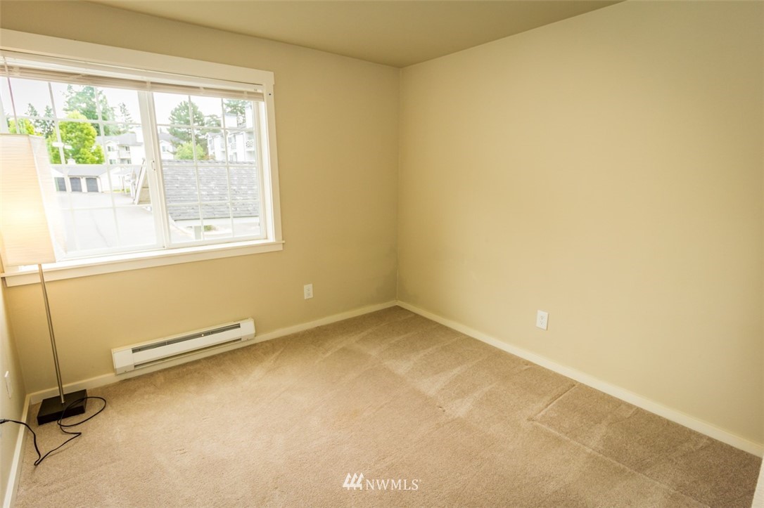 12404 East Gibson Road, Unit L204 Everett, WA 98204 - Photo 12 of 27 Gallery Image 12