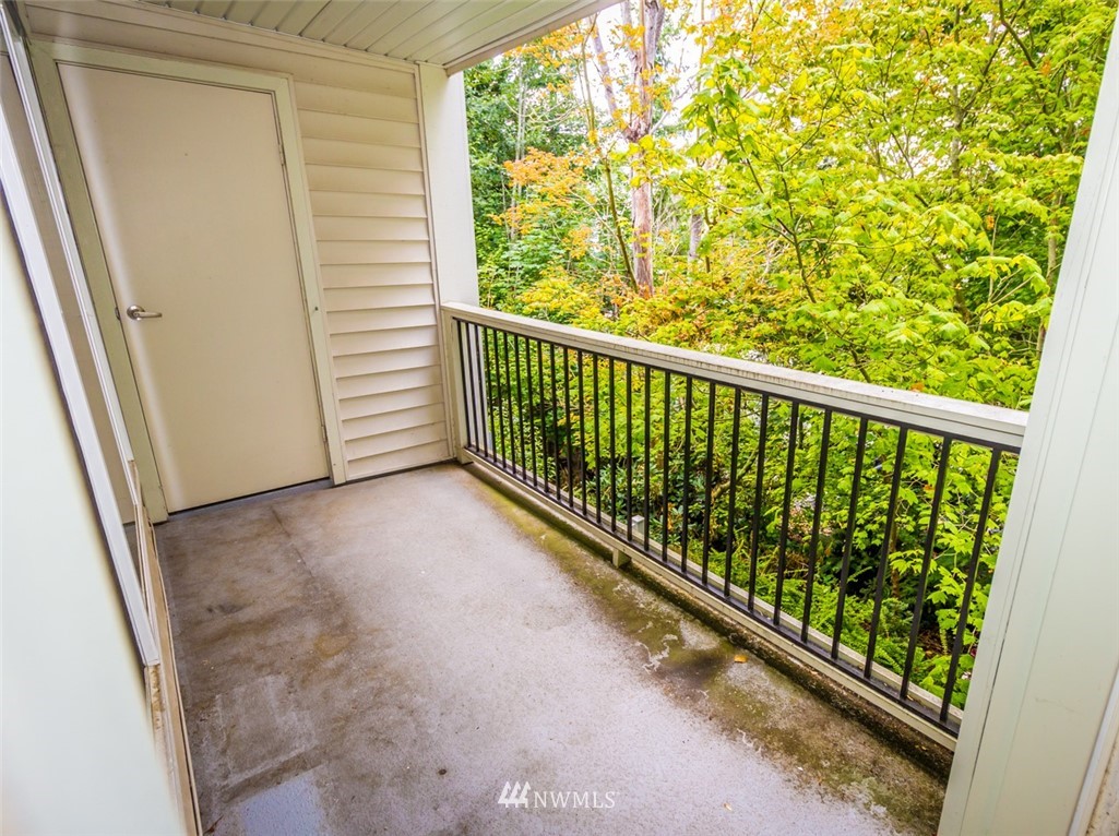 12404 East Gibson Road, Unit L204 Everett, WA 98204 - Photo 17 of 27 Gallery Image 17