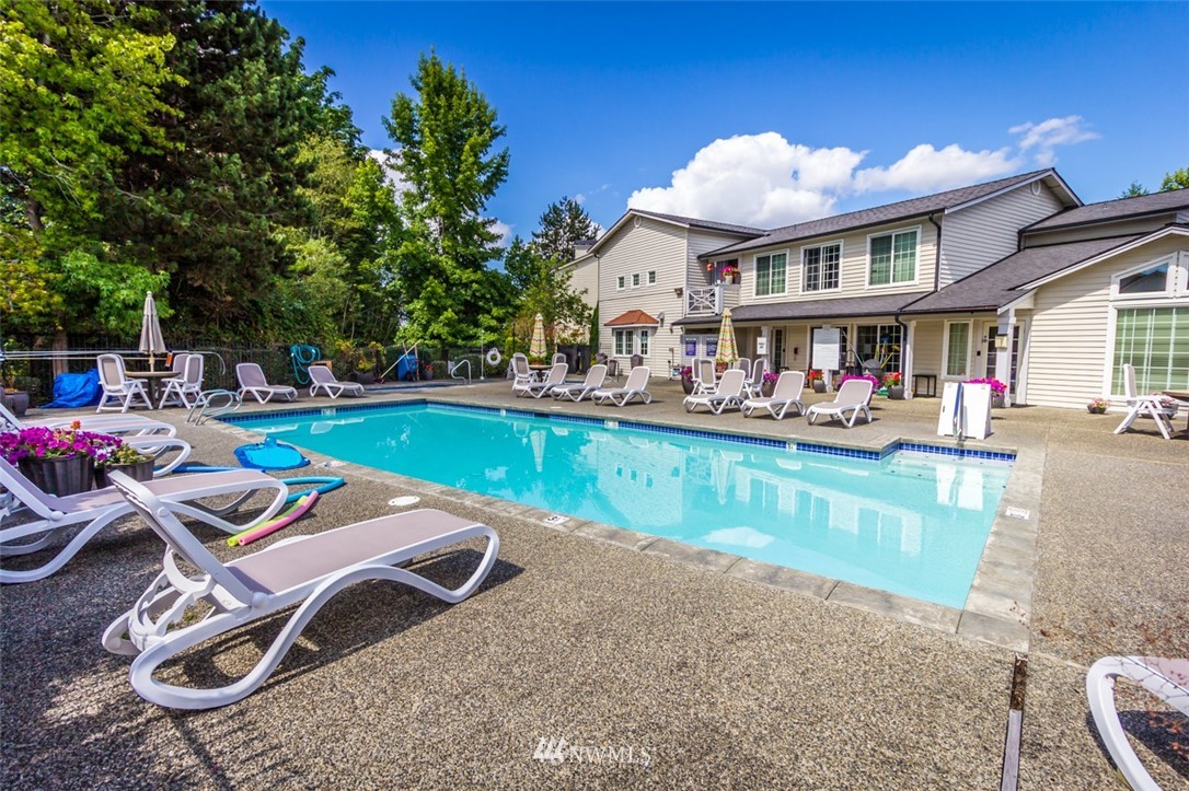 12404 East Gibson Road, Unit L204 Everett, WA 98204 - Photo 19 of 27 Gallery Image 19