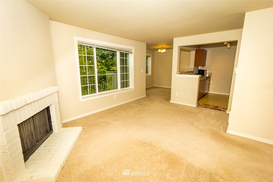 12404 East Gibson Road, Unit L204 Everett, WA 98204 - Photo 5 of 27 Gallery Image 5
