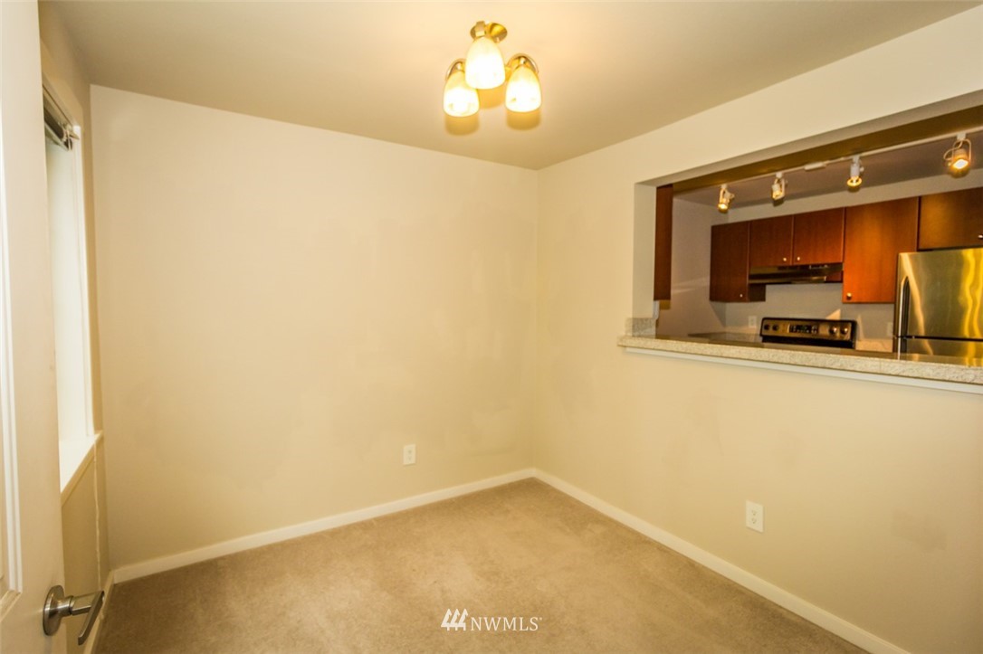 12404 East Gibson Road, Unit L204 Everett, WA 98204 - Photo 7 of 27 Gallery Image 7