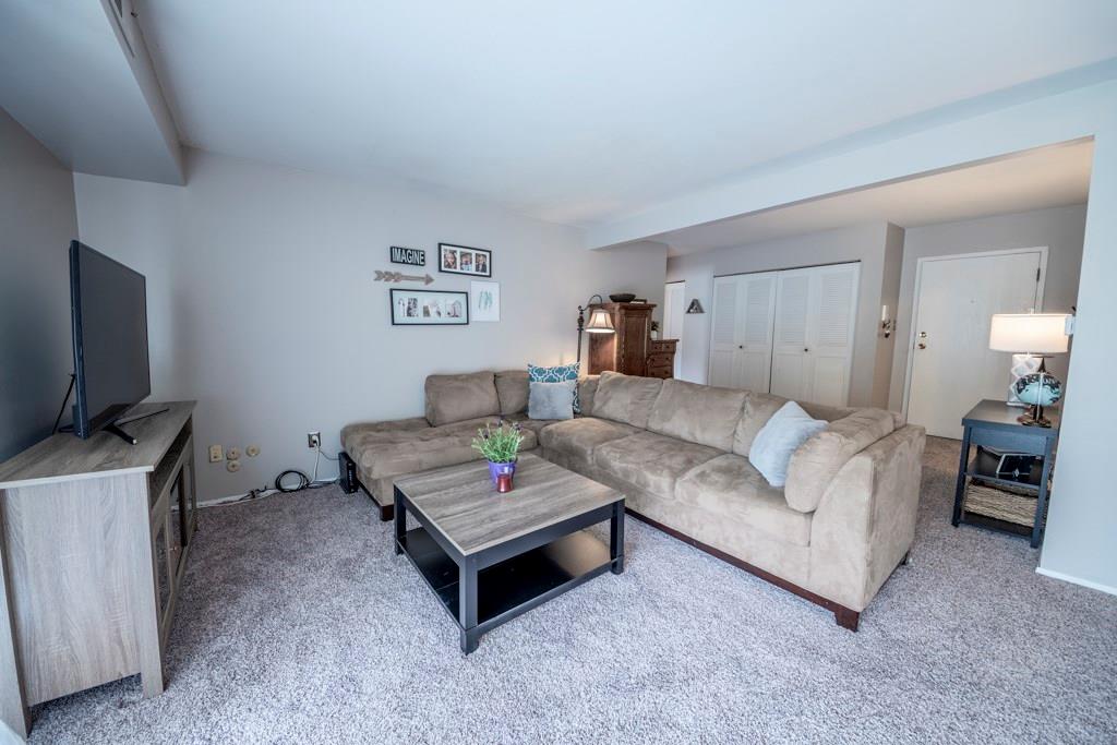551 Sloop Road, Unit 65 Pittsburgh, PA 15237 - Photo 3 of 16 Spacious and bright, freshly painted walls.