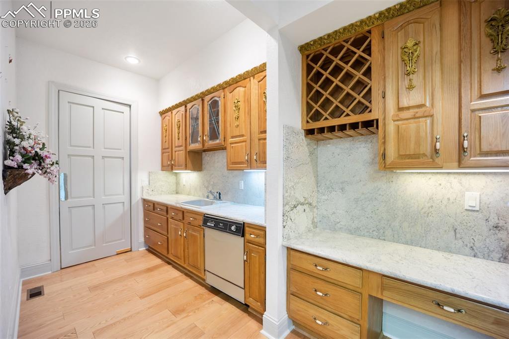 15 Mirada Road Colorado Springs, CO 80906 - Photo 14 of 50 Butlers Pantry