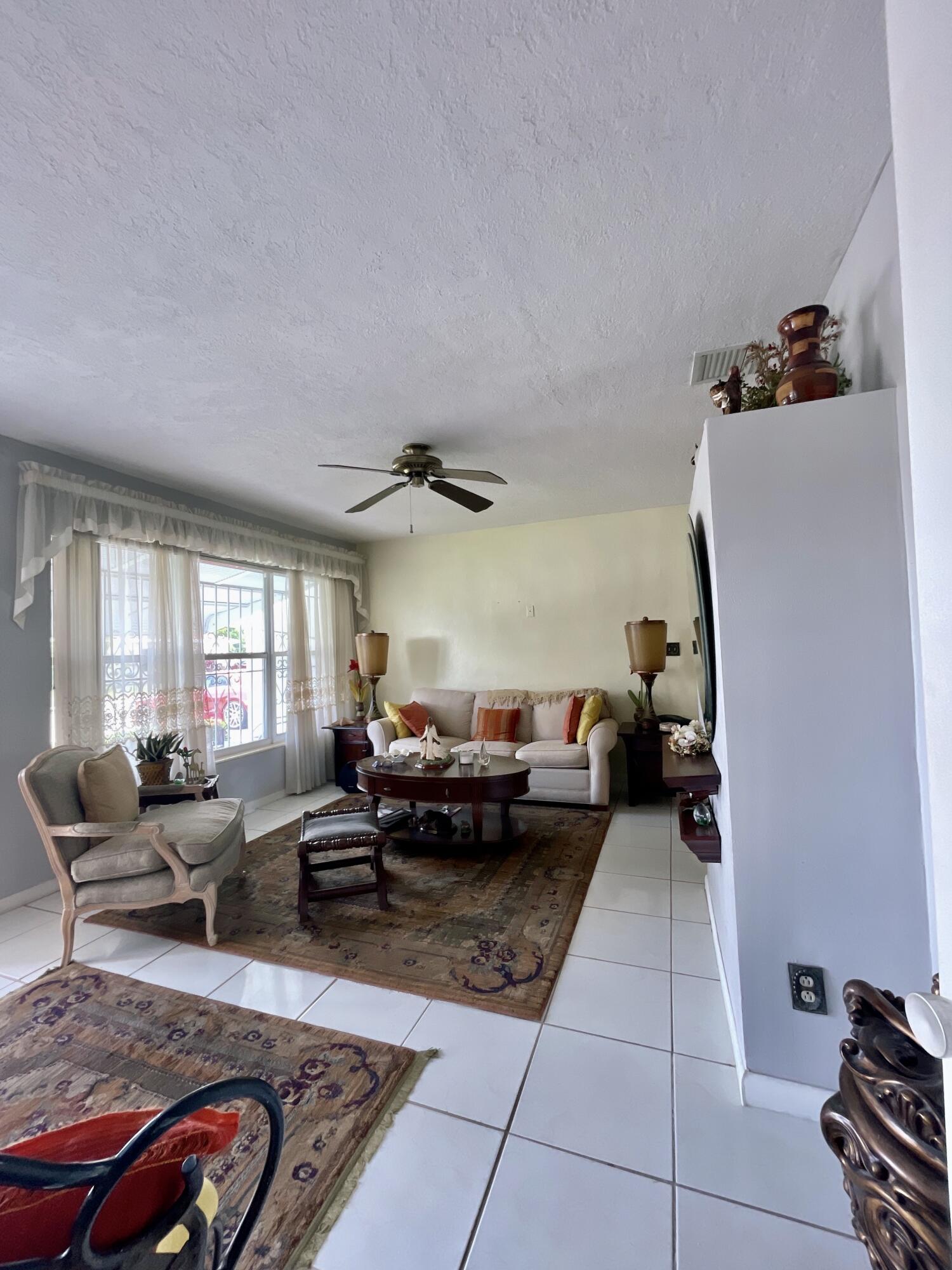 1138 West 23rd Street Riviera Beach, FL 33404 - Photo 5 of 45 Formal entry/living room