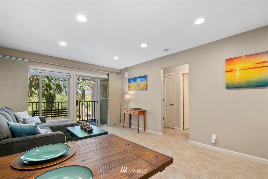130 105th Avenue Southeast, Unit 102 Bellevue, WA 98004 - Photo 5 of 16 Gallery Image 5