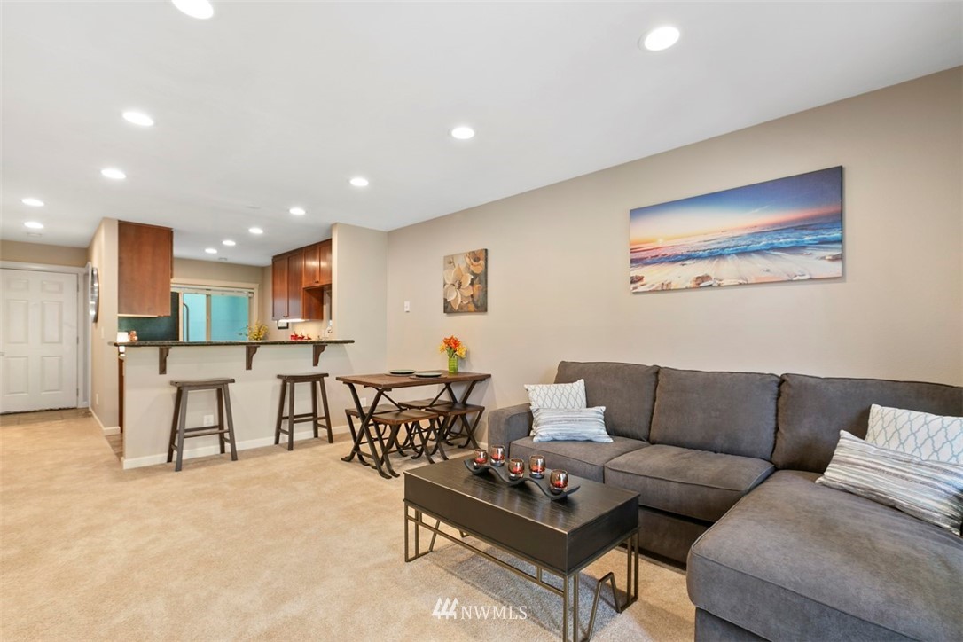 130 105th Avenue Southeast, Unit 102 Bellevue, WA 98004 - Photo 7 of 16 Gallery Image 7