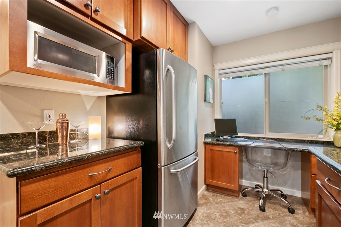 130 105th Avenue Southeast, Unit 102 Bellevue, WA 98004 - Photo 8 of 16 Gallery Image 8