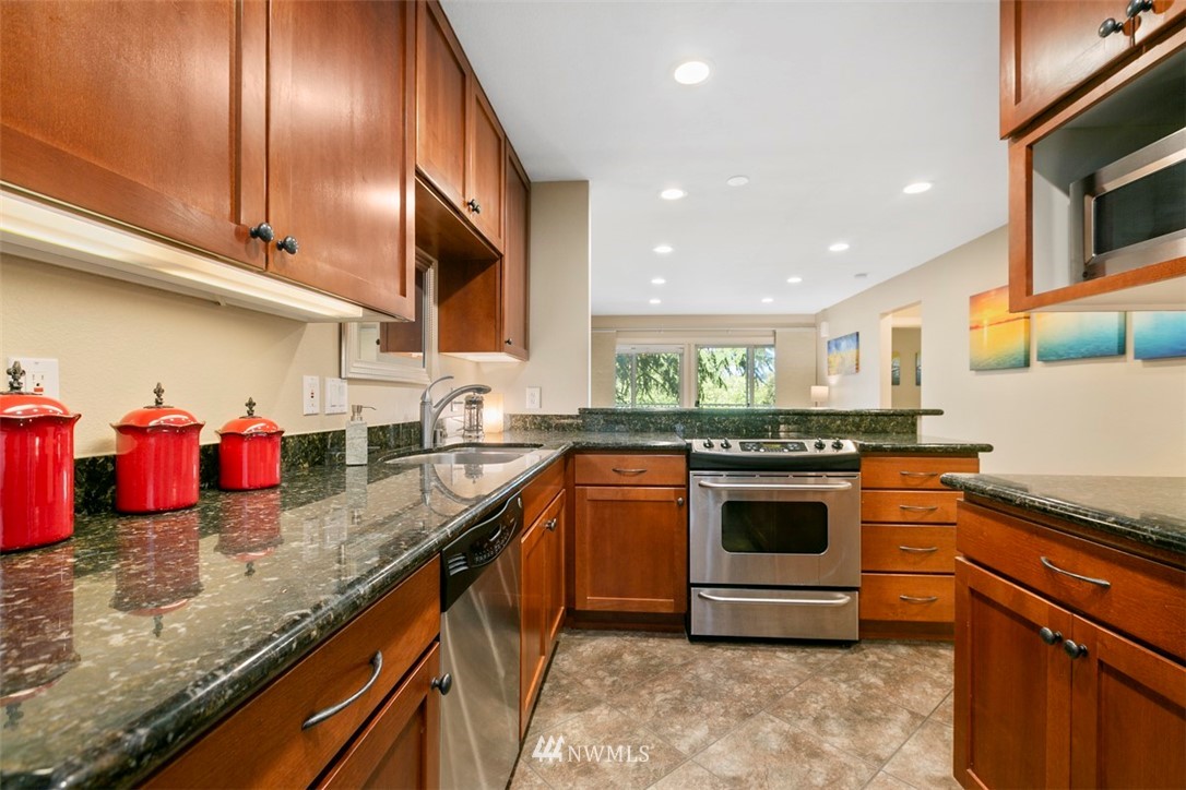 130 105th Avenue Southeast, Unit 102 Bellevue, WA 98004 - Photo 9 of 16 Gallery Image 9