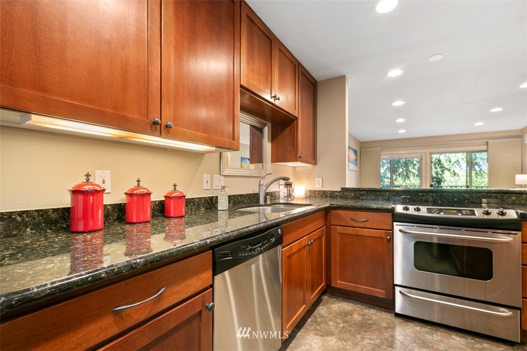 130 105th Avenue Southeast, Unit 102 Bellevue, WA 98004 - Photo 10 of 16 Gallery Image 10
