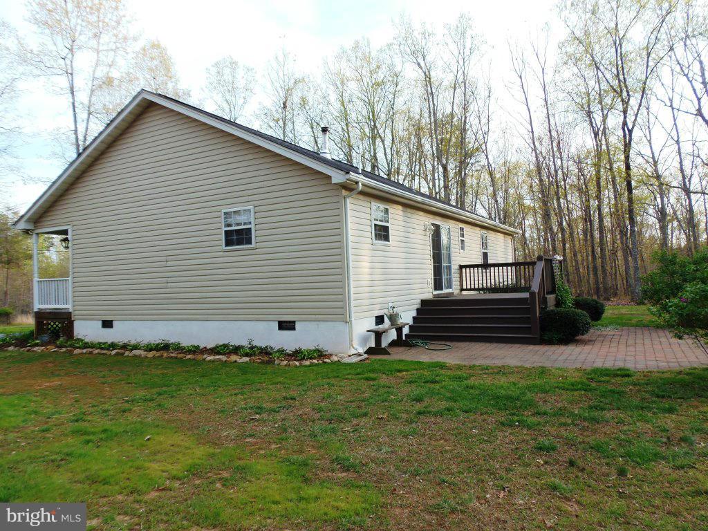 Exterior (Rear)