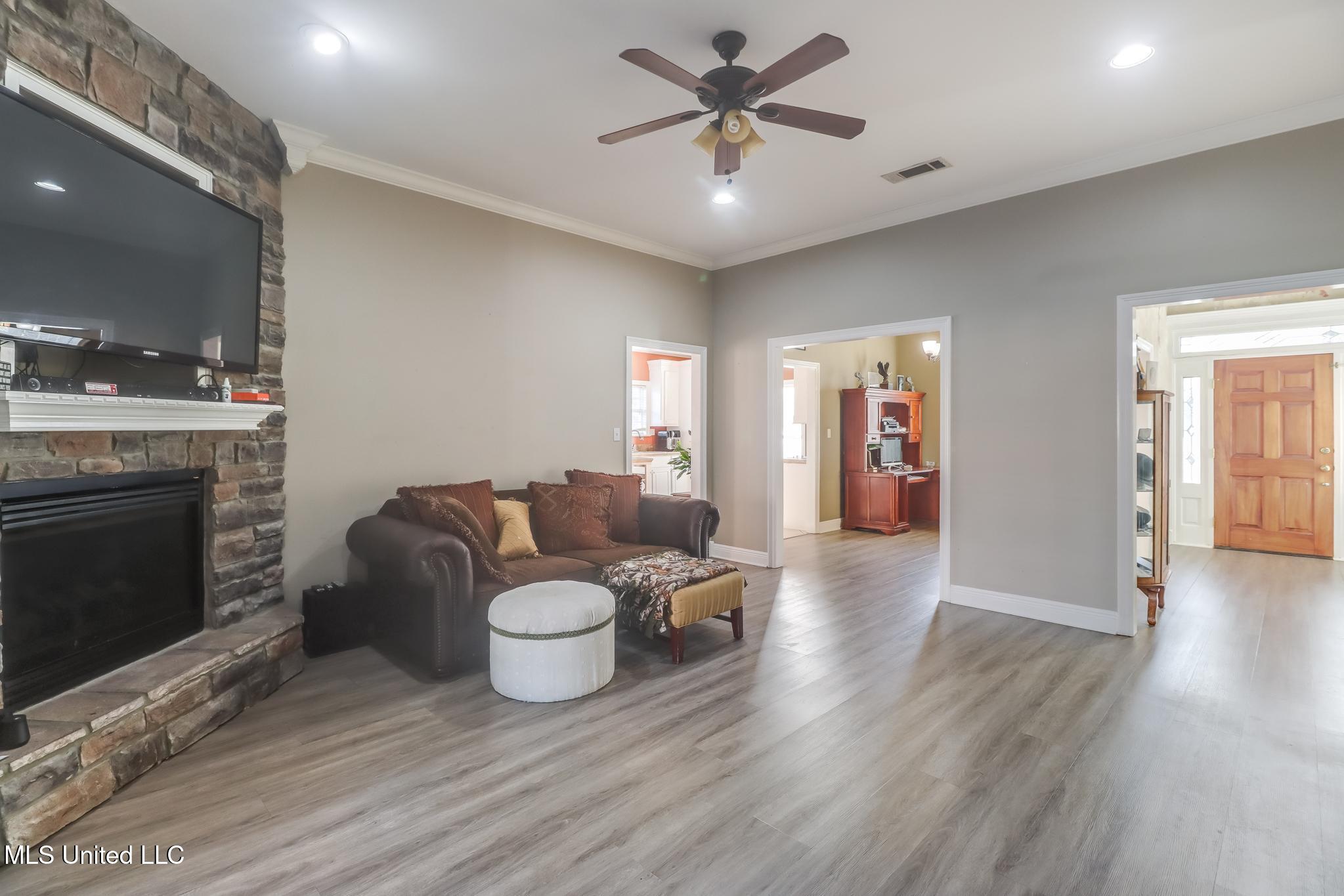 2466 Provence Place Biloxi, MS 39531 - Photo 8 of 32 Photo Nov 05 2025, 4 52 44 PM (2)