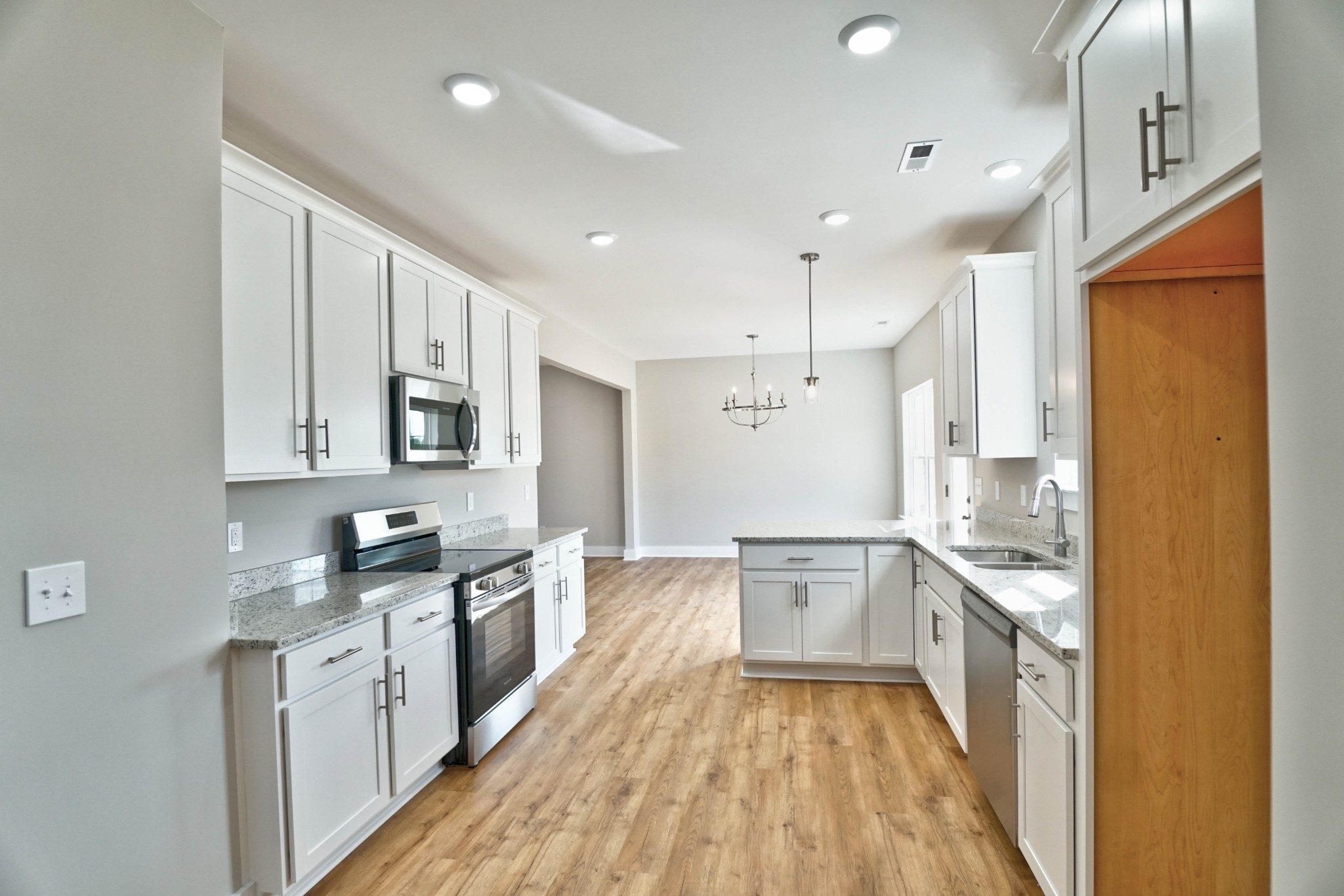 618 Vrabel Road Murfreesboro, TN 37130 - Photo 8 of 15 Gallery Image 8