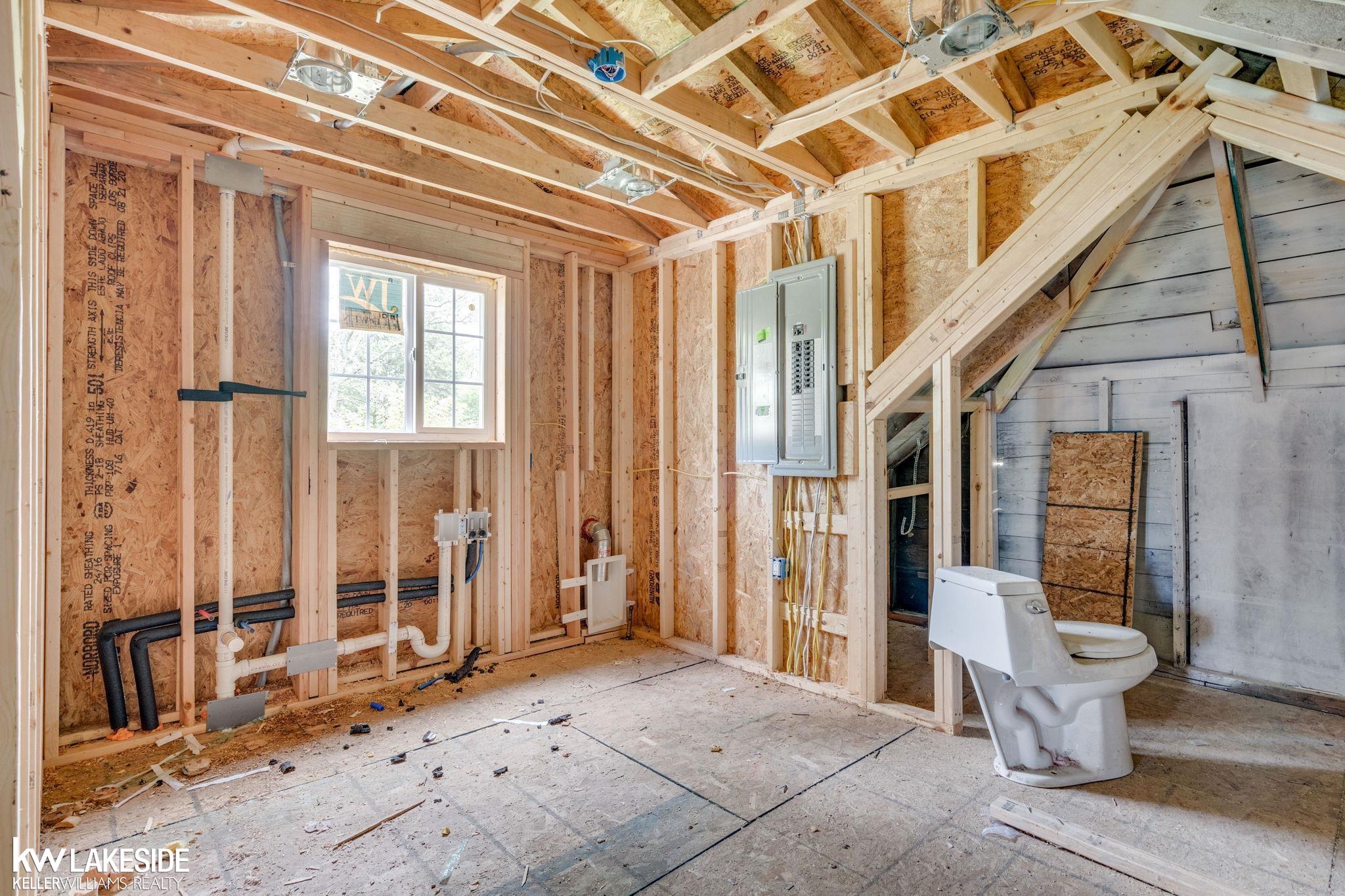 3761 Hazelton Avenue Rochester, MI 48307 - Photo 14 of 19 50146886-2a0fb696-7a39-4318-a864-bb201f68a422.JPG