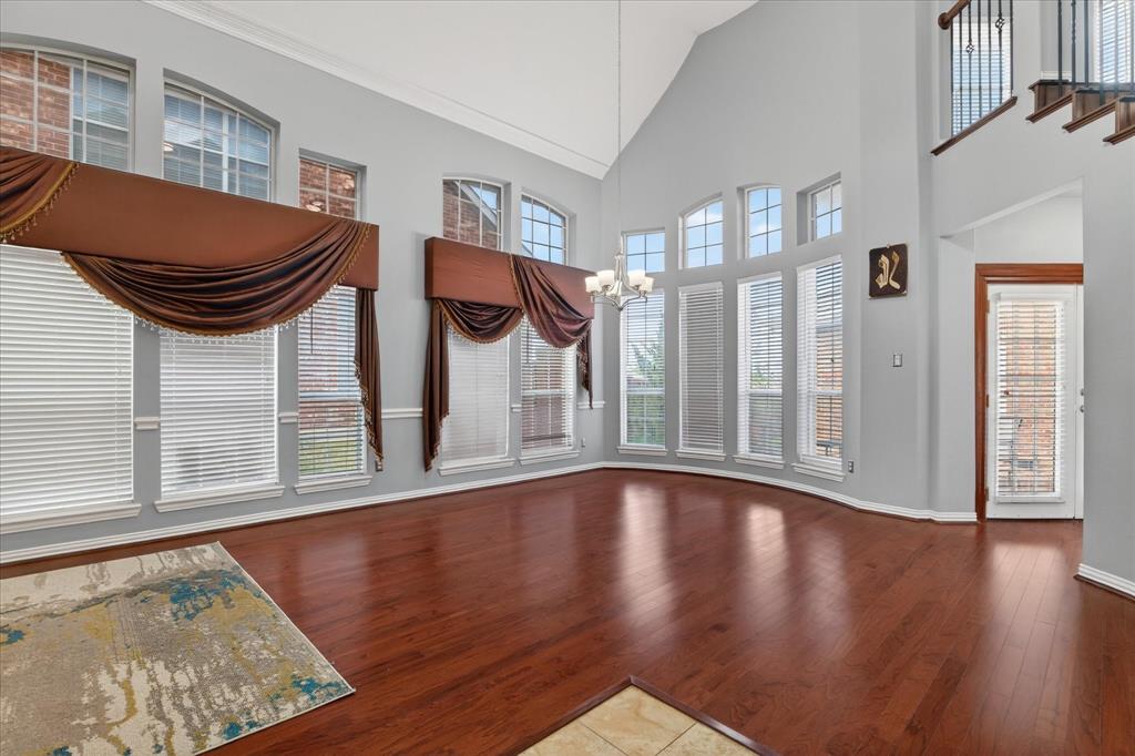 8708 Rugby Road Irving, TX 75063 - Photo 5 of 39