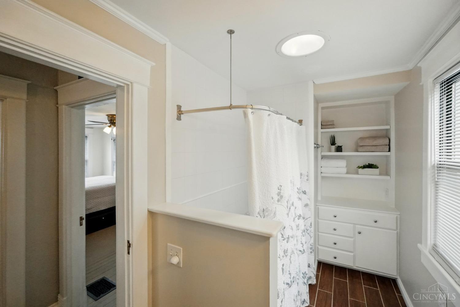 6512 Roe Street Cincinnati, OH 45227 - Photo 18 of 33 Gallery Image 18
