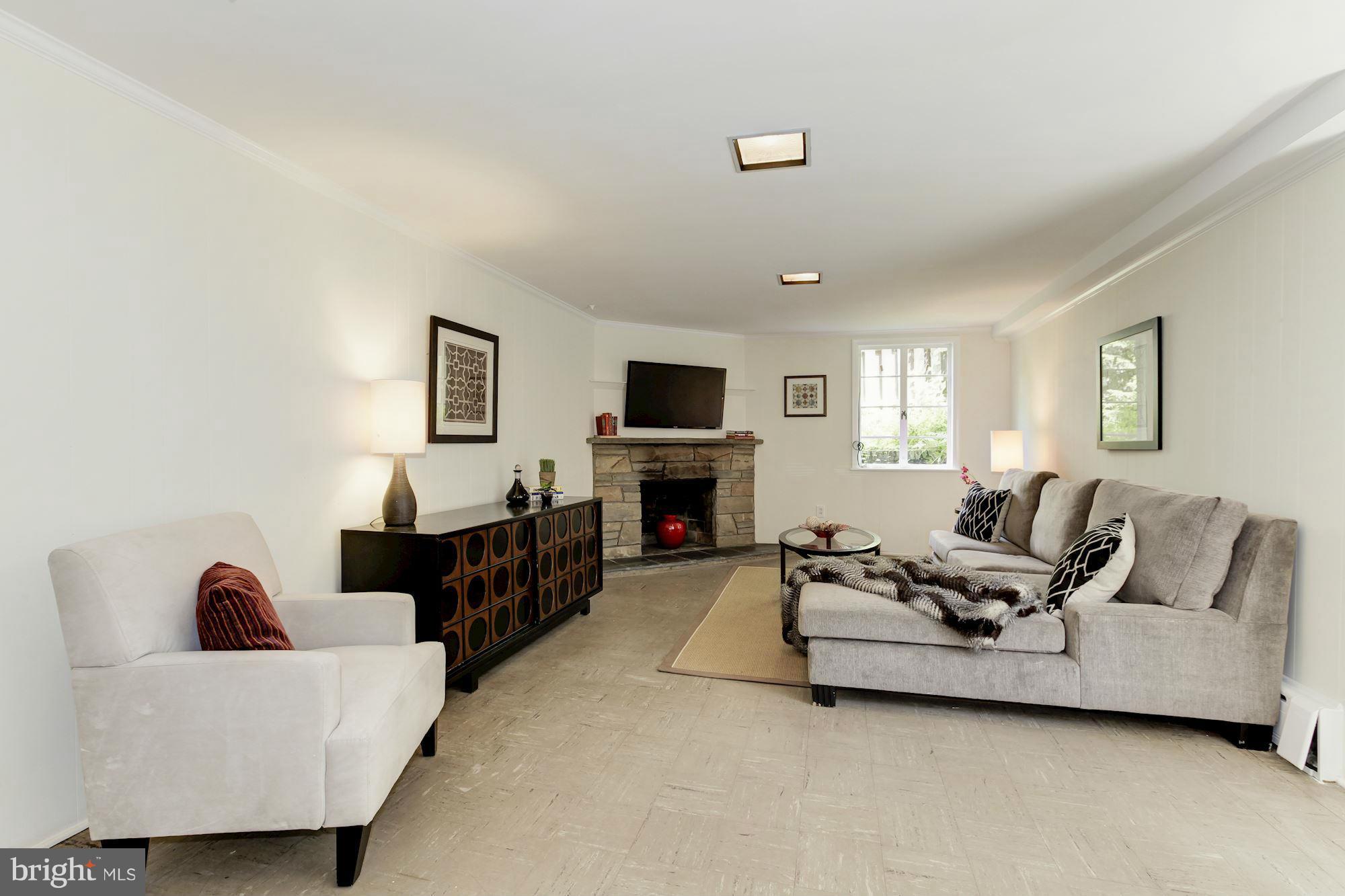 9509 Midwood Road Silver Spring, MD 20910 - Photo 14 of 20 Family Room