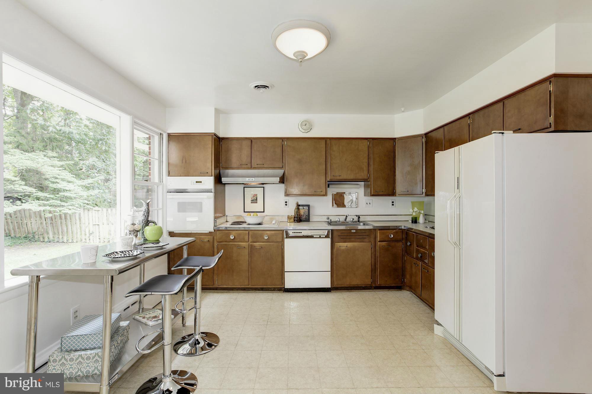 9509 Midwood Road Silver Spring, MD 20910 - Photo 5 of 20 Kitchen