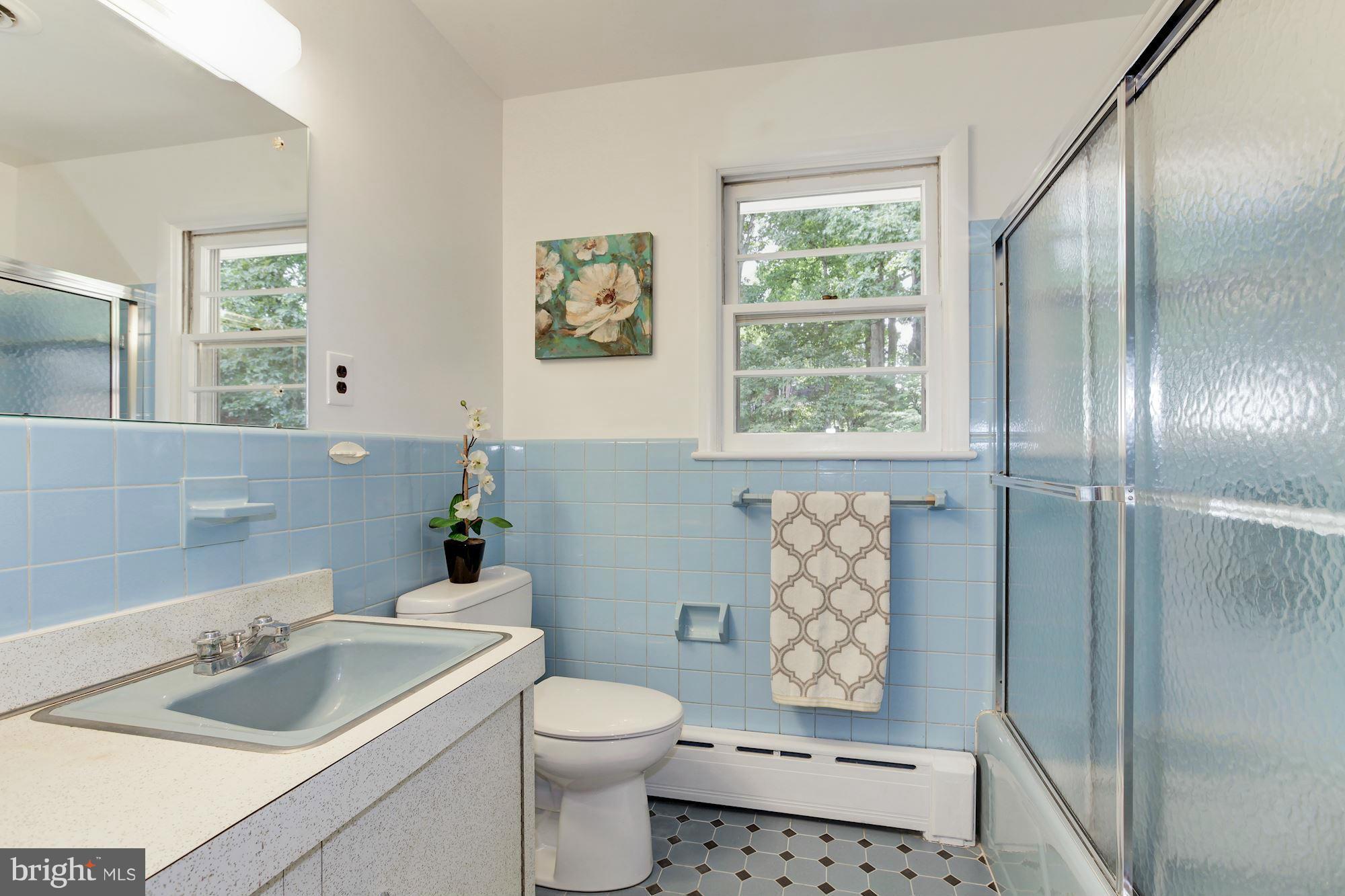 9509 Midwood Road Silver Spring, MD 20910 - Photo 10 of 20 Bath