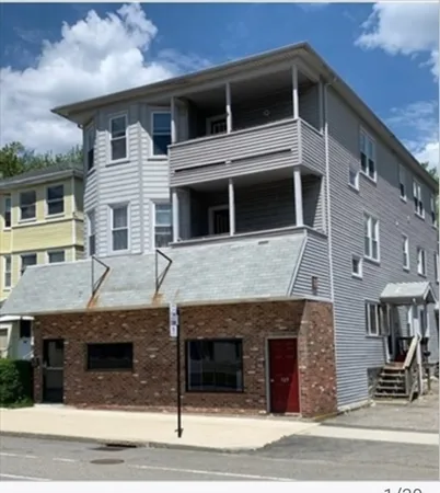 $2,200 | 125 Hamilton Street, Unit 2, Worcester, MA 01604