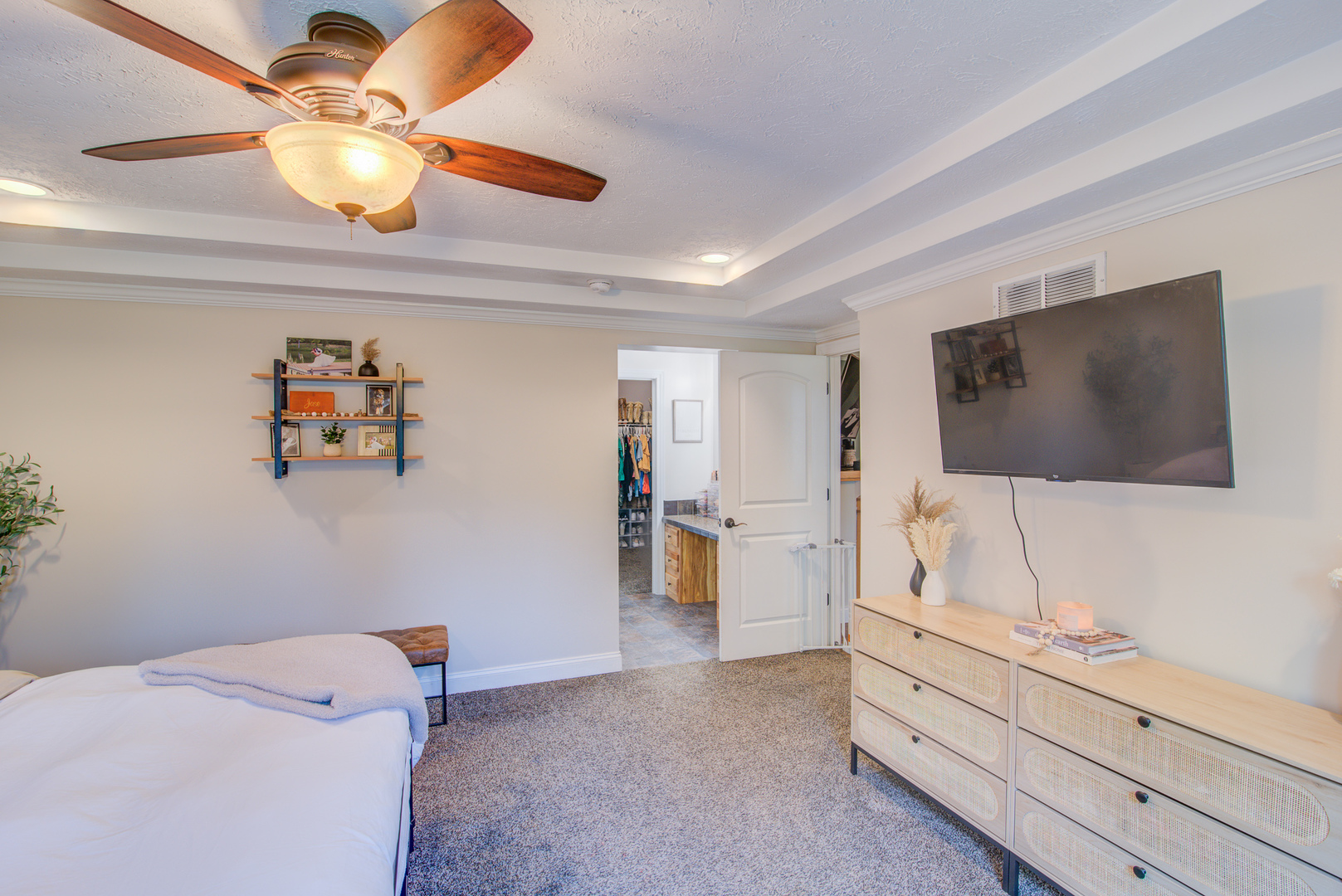 5289 East Road Clinton, IL 61727 - Photo 11 of 41 a bedroom with a bed and a flat screen tv