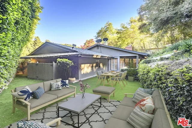 $8,250 | 2559 Hutton Drive, Beverly Hills, CA 90210