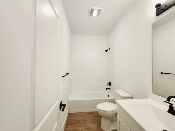 $2,400 | 8430 Bay Ridge Drive, Baytown, TX 77523