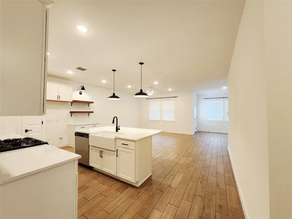 $2,400 | 8430 Bay Ridge Drive, Baytown, TX 77523