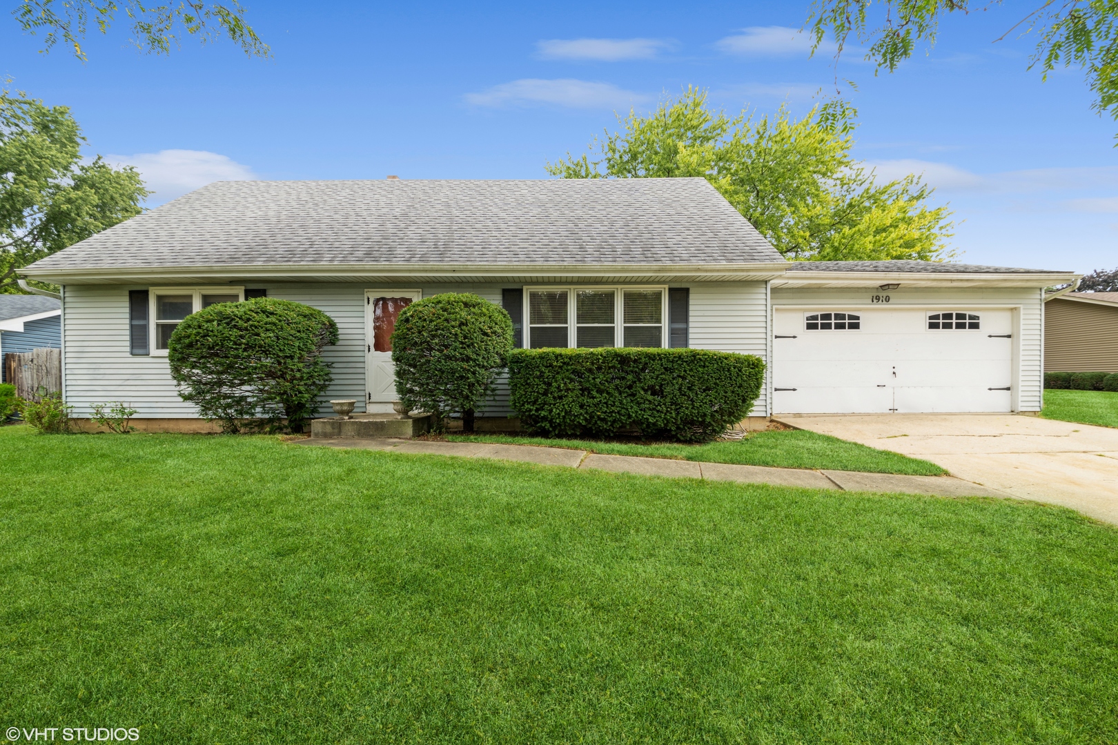 1910 Powder River Path Elgin, IL 60123 - Photo 1 of 18 Gallery Image 1