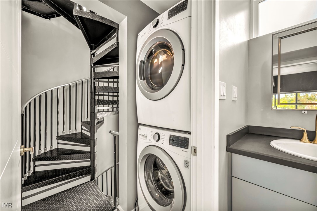 343 Mt Rose Street Reno, NV 89509 - Photo 28 of 46 347 Mount Rose laundry