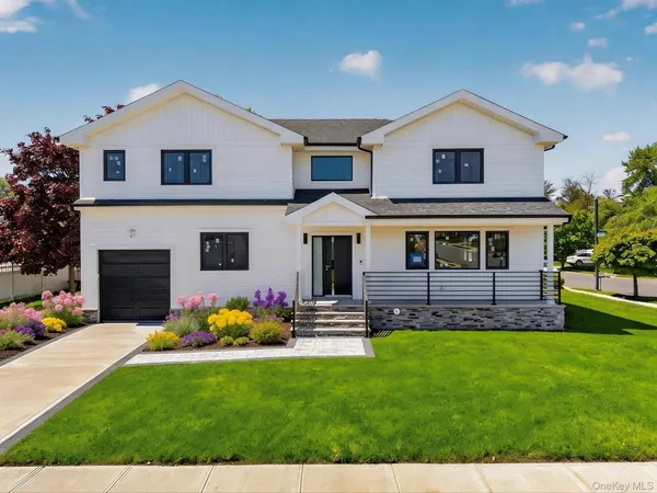 $1,659,000 | 2 Lee Place, Old Bethpage, NY 11804