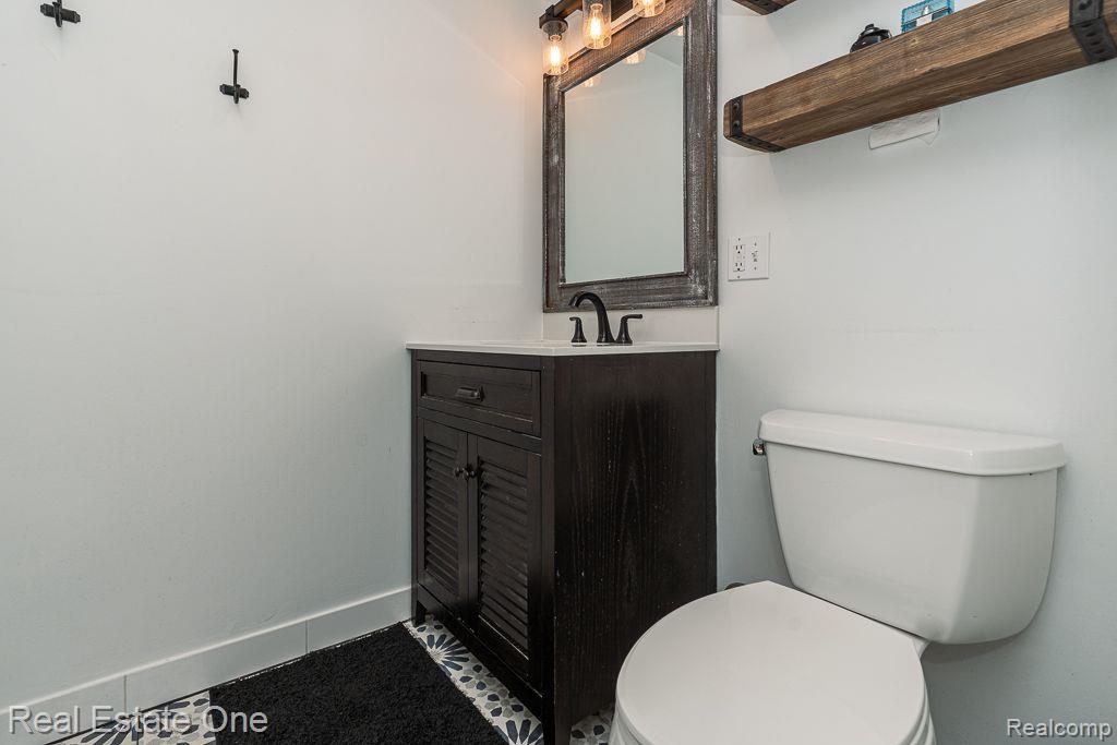 54121 Mound Road Utica, MI 48316 - Photo 27 of 43