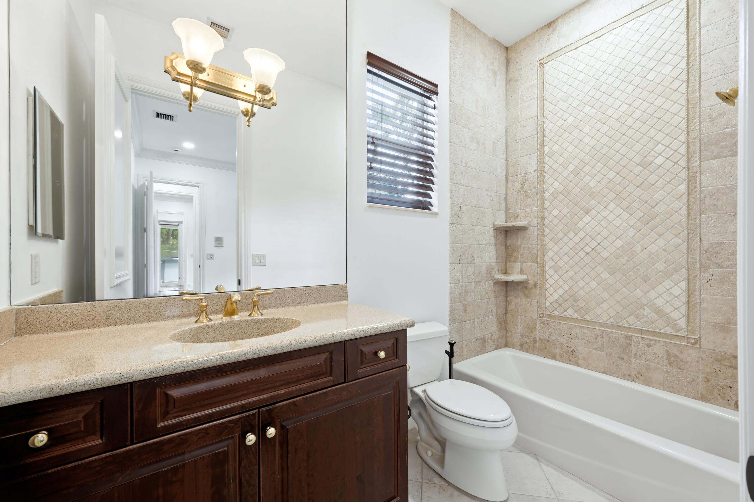 608 Inlet Road North Palm Beach, FL 33408 - Photo 29 of 62 ENSUITE BATH 2