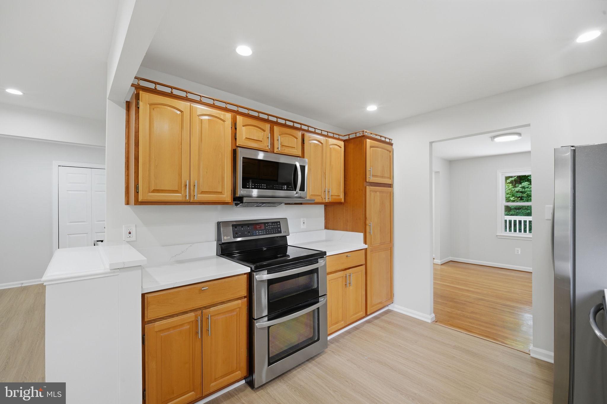 6922 Sydenstricker Road Springfield, VA 22153 - Photo 14 of 64
