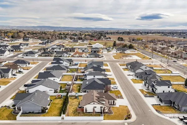 $699,000 | 744 Midnight Sun Loop, Twin Falls, ID 83301